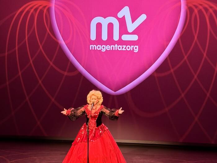 Optreden Karin Bloemen voor vrijwilligers