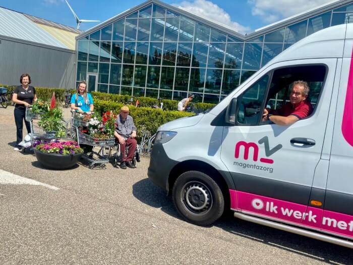 Terrassen Oudtburgh lekker opgefleurd
