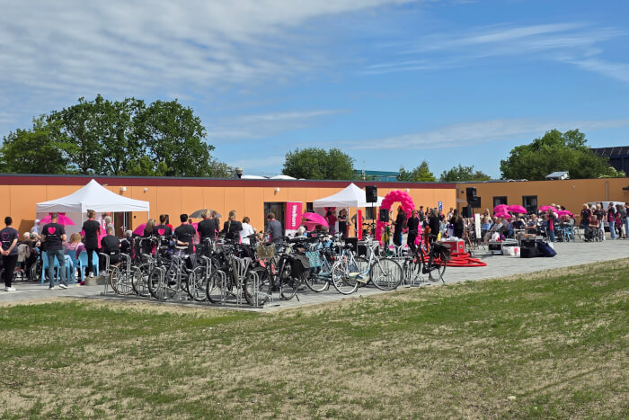 Burgemeester van de gemeente Dijk en Waard opent vernieuwde woonzorglocatie Zuyder Waert