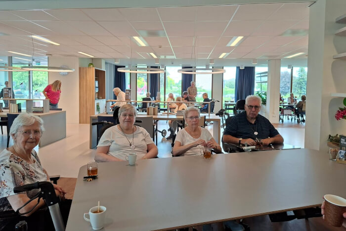 Optreden van zanger Dennis