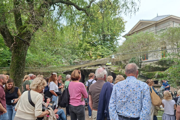 Vrijwilligers genieten van een mooie dag in ARTIS